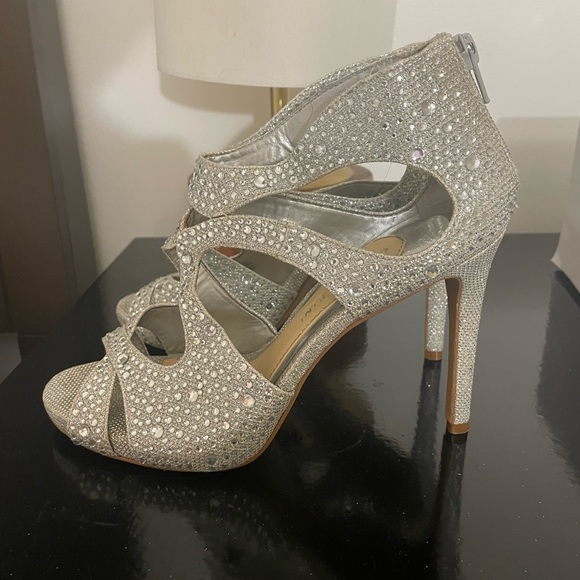 Silver glitter heels- Gianna Bini - Picture 2 of 9